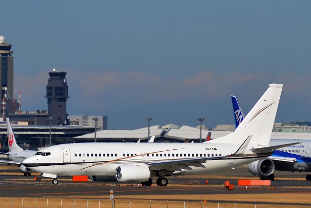 Boeing 737-700 (N977JG) - I take a picture on Dec 29, 2017.