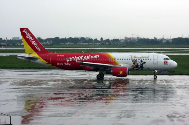 Airbus A320 (VN-A680)