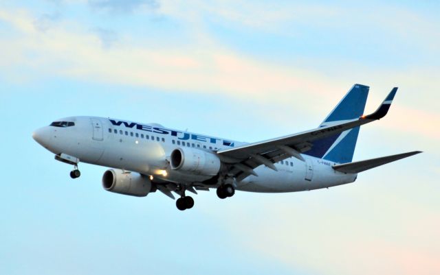 Boeing 737-700 (C-FWAF) - On approach at YVR....