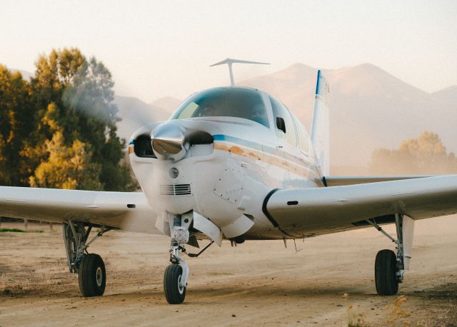 Beechcraft Bonanza (33) (N4104S)