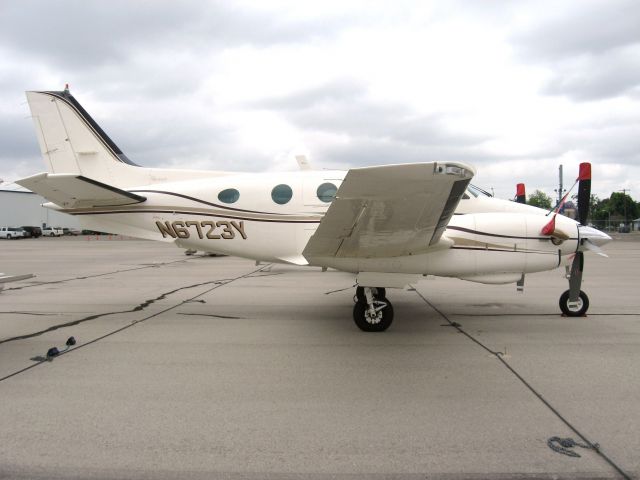 Beechcraft King Air 90 (N6723Y) - PARKED AT FULLERTON