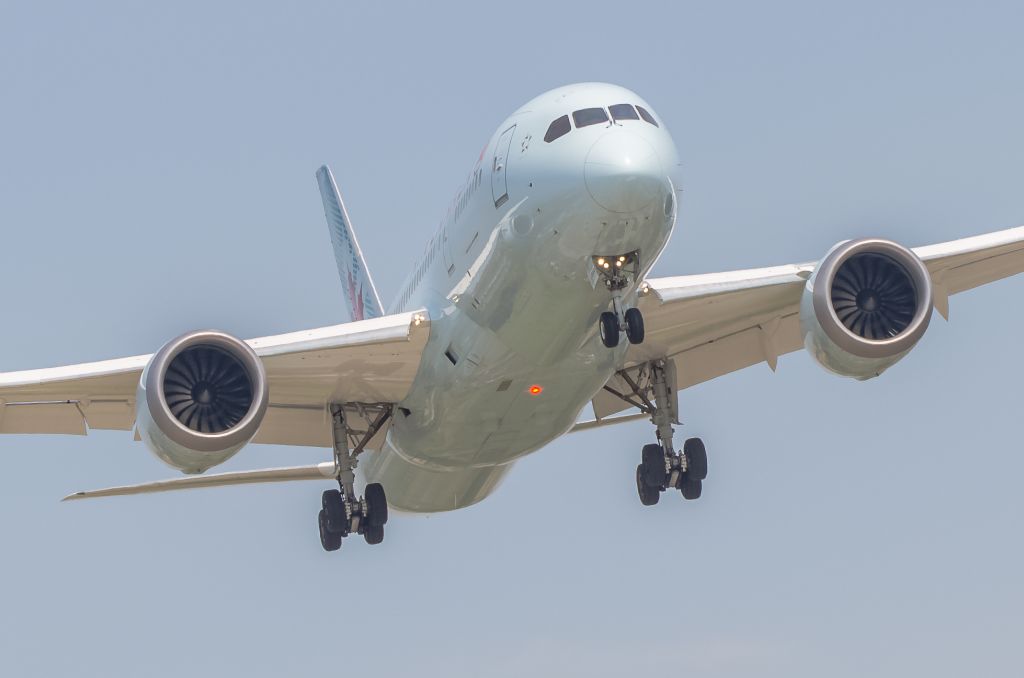 Boeing 787-8 — - Short final Rwy 24R