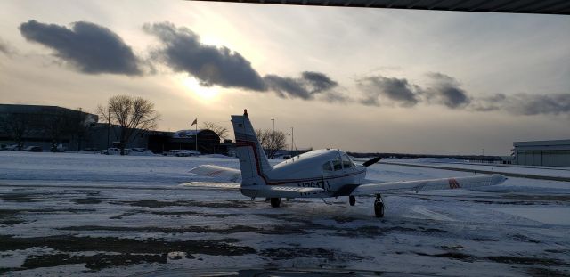 Piper Cherokee (N7617J)