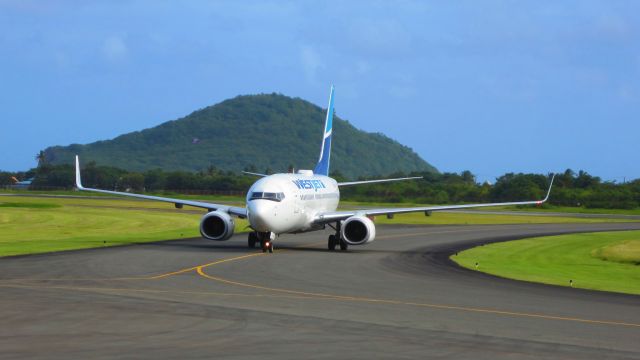 Boeing 737-800 (C-FJWS)