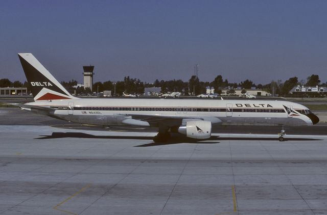N643DL — - SCAN of Kodak K64 slide - photo taken 1991-03-07.