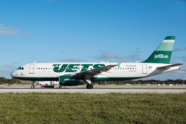 Airbus A320 (N746JN) - NY Jets livery...first appearance on FlightAware.