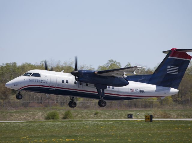 de Havilland Dash 8-100 (N911HA)