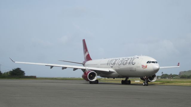 Airbus A330-300 (G-VNYC)