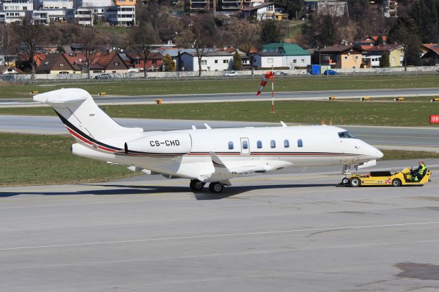 Bombardier Challenger 300 (CS-CHD)