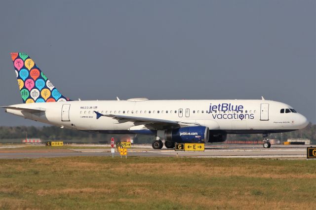 Airbus A320 (N623JB) - JetBlue "Vacations" plane