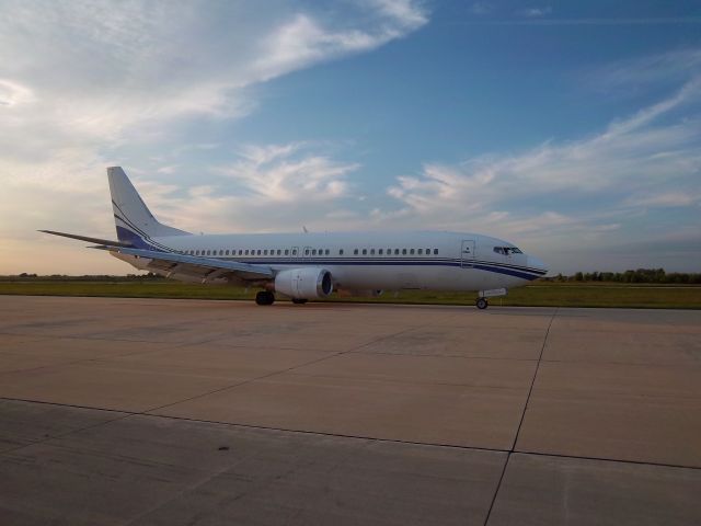 BOEING 737-400 (SWQ801)