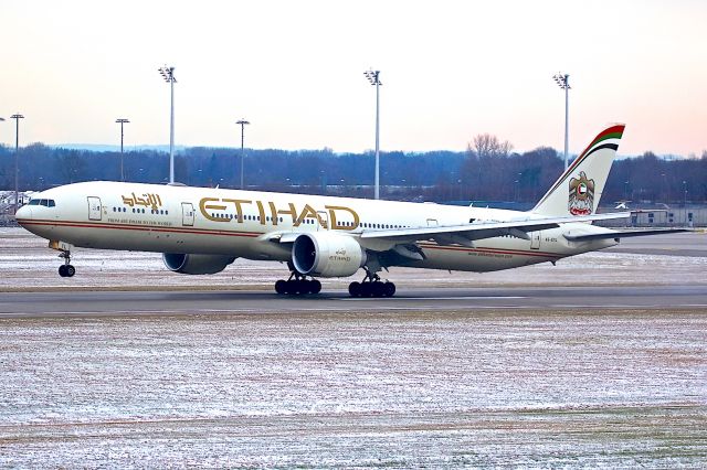 BOEING 777-300ER (A6-ETL)
