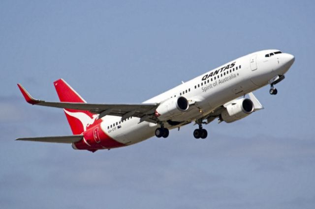 Boeing 737-800 (VH-VYF) - Getting airborne off runway 23 and heading to an interstate destination, on the last day of the Australian summer. Thursday 28th February 2013.