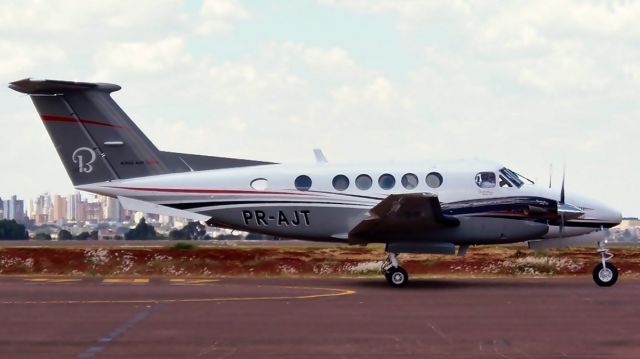 Beechcraft Super King Air 200 (PR-AJT)