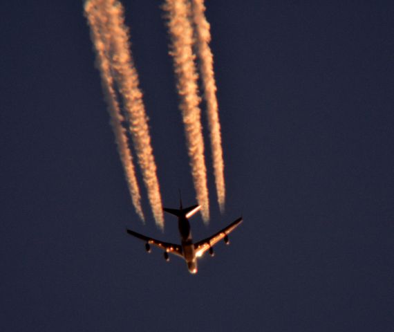 Boeing 747-400 (VH-OJS) - Qantas 12 John F Kennedy Intl to Los Angeles Intl over Cleveland 38,000 ft.