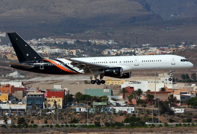Boeing 757-200 (G-POWH)