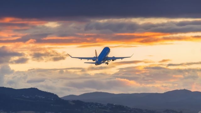 Embraer 175 (PH-EXH)