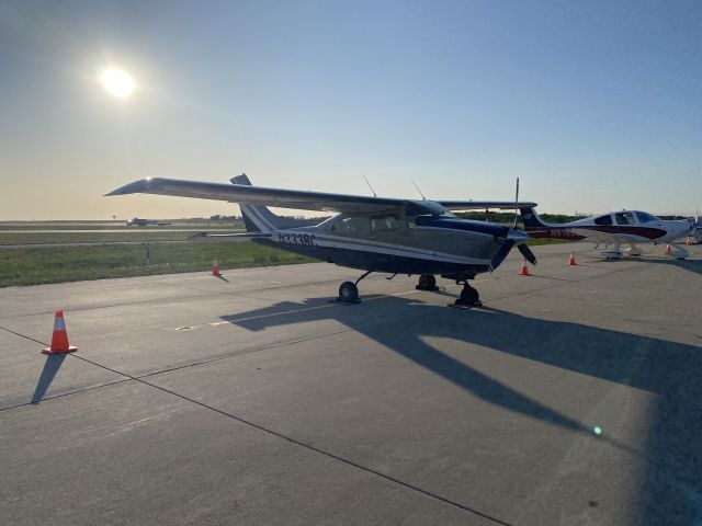 Cessna Centurion (N333BC)