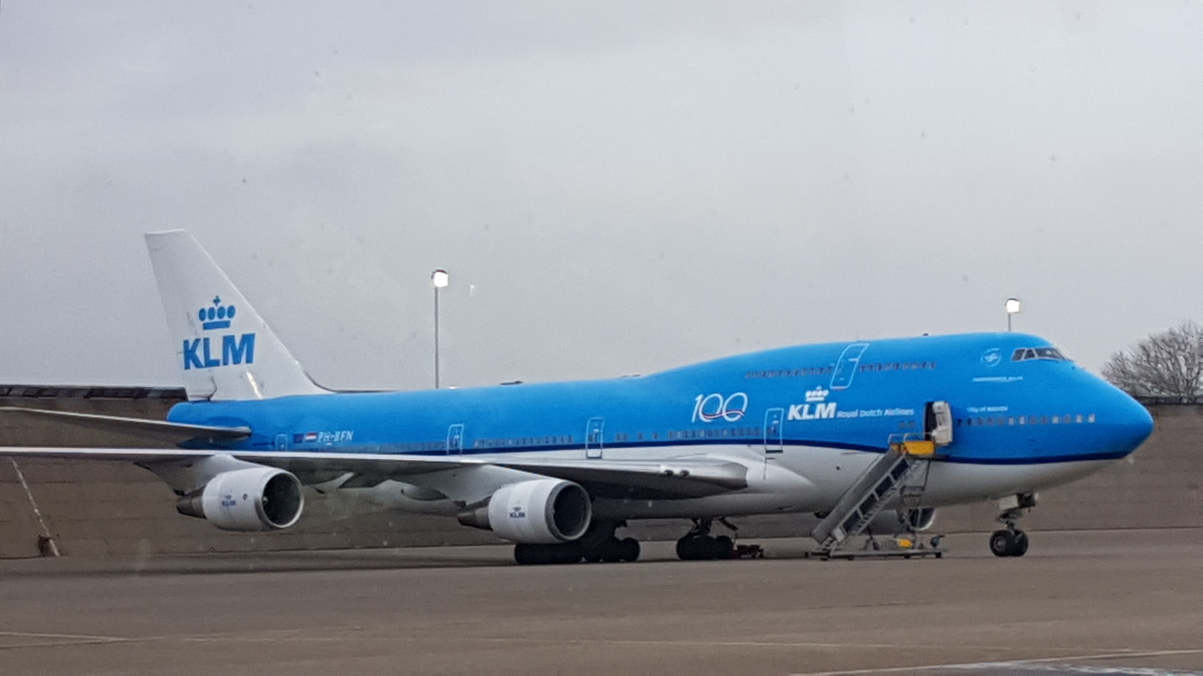 Boeing 747-200 (PH-BFN) - We were on the behind the scenes tour, enjoying the airside area from a tourbus,