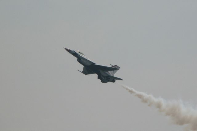 Lockheed F-16 Fighting Falcon — - At Thunder Over The Boardwalk Air Show at Atlantic City, 2009.