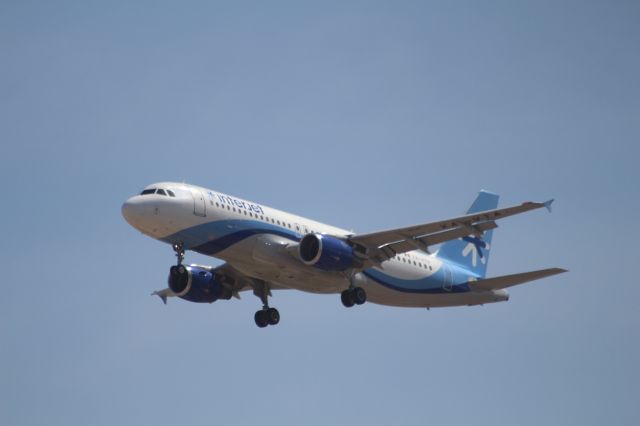 Airbus A320 (XA-VTA) - FINAL APPROACH 27