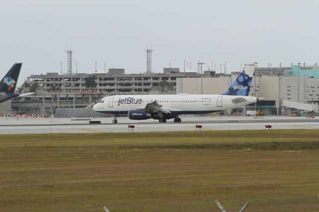 Airbus A320 (N623JB)