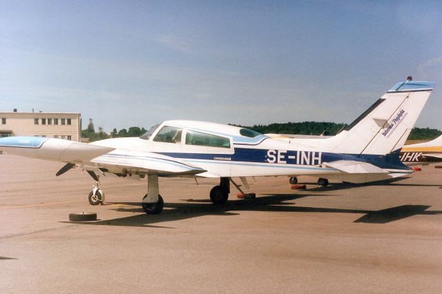 Cessna 310 (SE-INH) - Seen here in Jun-92.br /br /Reregistered N107TT 22-Feb-94.