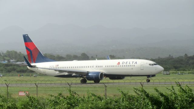 Boeing 737-800 (N3759)