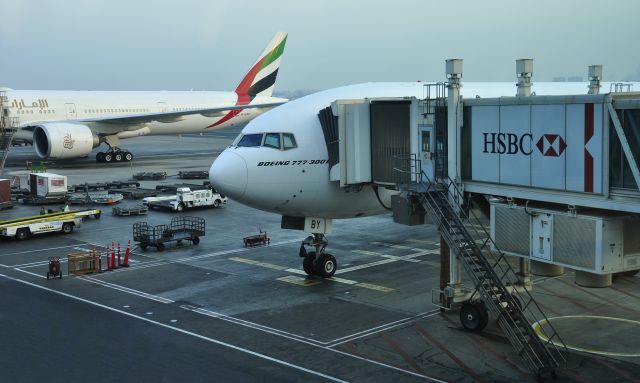 BOEING 777-300 (A6-EBY) - Emirates Boeing 777-36N(ER) A6-EBY in Dubai 