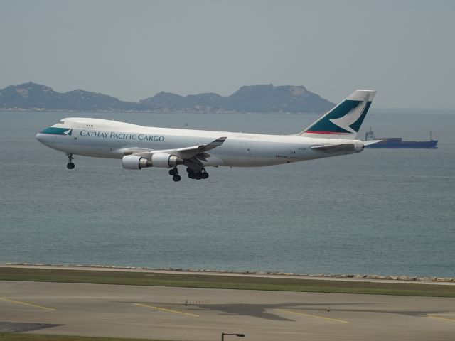 Boeing 747-400 (B-LID)