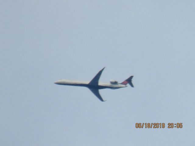 Canadair Regional Jet CRJ-900 (N136EV)