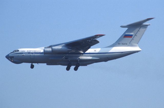 Ilyushin Il-76 (RA-76479) - Final Approach to Narita Intl Airport Rwy34L on 1999/10/30