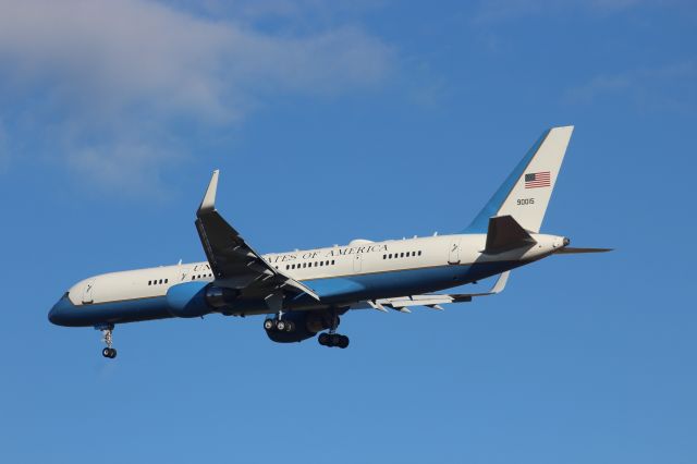 Boeing 757-200 (N90015) - Air Force 1 seconds before landing at Green Bay for a Trump Presidential Campaign Rally a few days before the Big Vote Tuesday. 