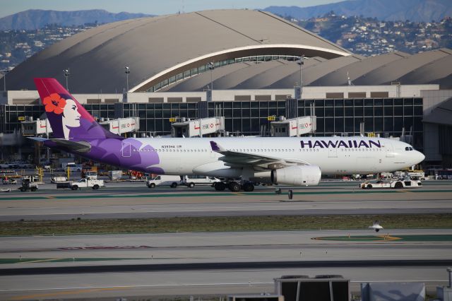 Airbus A330-200 (N393HA)