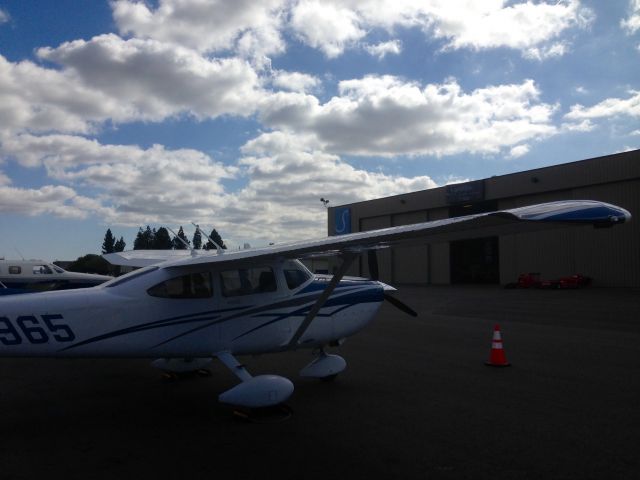 Cessna Skylane (N10965)