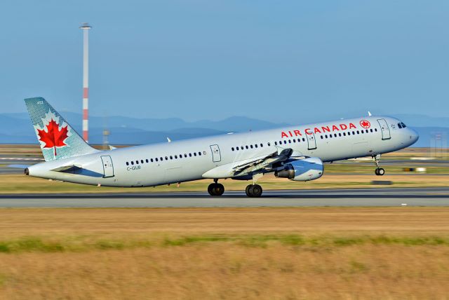 Airbus A321 (C-GIUB)