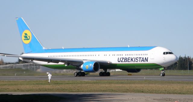 BOEING 767-300 (UK-67007)