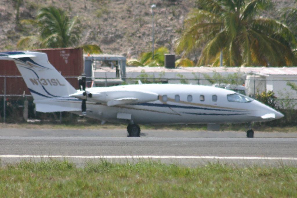 Piaggio P.180 Avanti (N131SL)