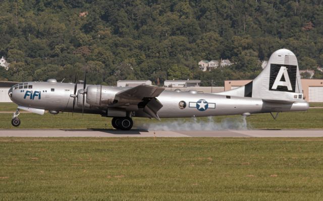 Boeing B-29 Superfortress (N529B) - FIFI landing on 21L after a 30 minute flight around Greater Cincinnati.