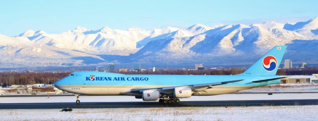 BOEING 747-8 (HL7624)