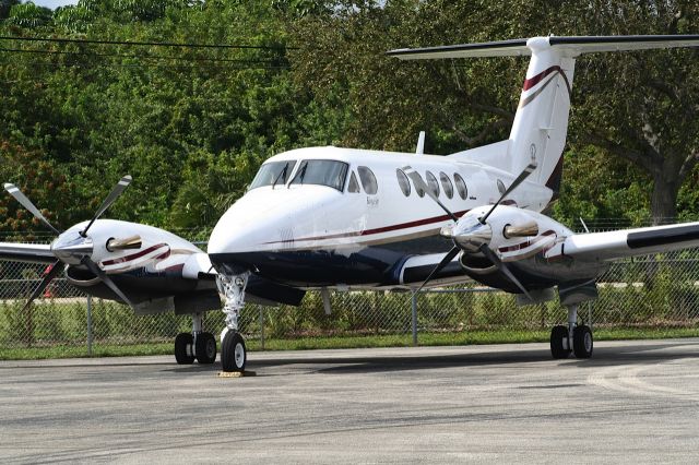 Beechcraft Super King Air 200 (N43TA)