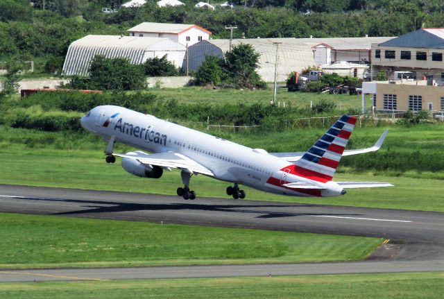 Boeing 757-200 (N199AN)