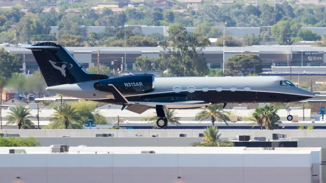 Learjet 60 (N313AR) - Not the best photo but I thought this jet looked really nice. I dont know the name of the aircraft though.