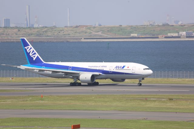 Boeing 777-200 (JA705A)