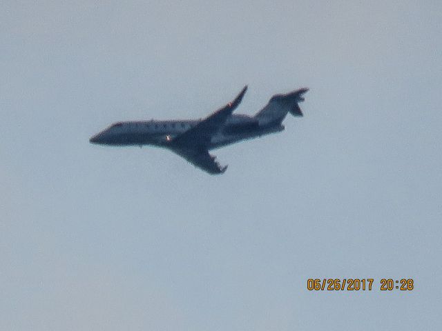 Bombardier Challenger 300 (N797KC)