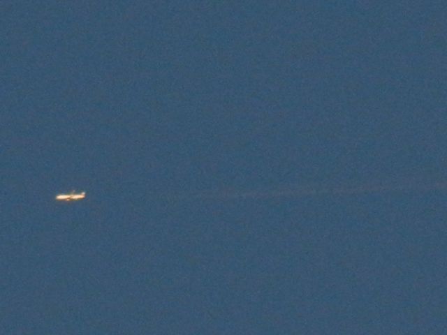 Boeing 737-800 (C-FAWJ) - A WestJet Boeing 737-800 Flying Past My Home En Route To Toronto