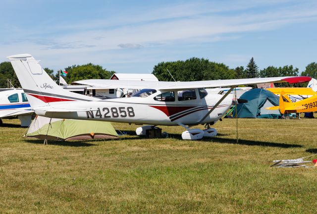 Cessna Skylane (N42858)