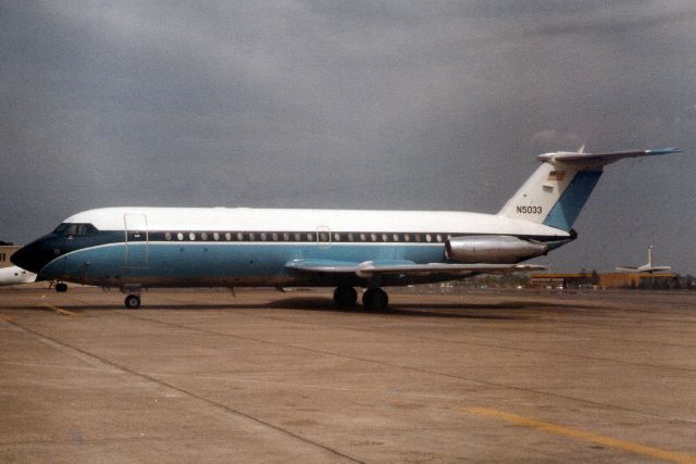 British Aerospace BAC-111 One-Eleven (N5033) - Seen here in May-84. Delivered new to American Airlines as such on 27-Jun-66. Became A6-SHJ on 25-Jun-84 then N179FE as a spares source for Florida Express. Broken up at KMCO in Jul-87.