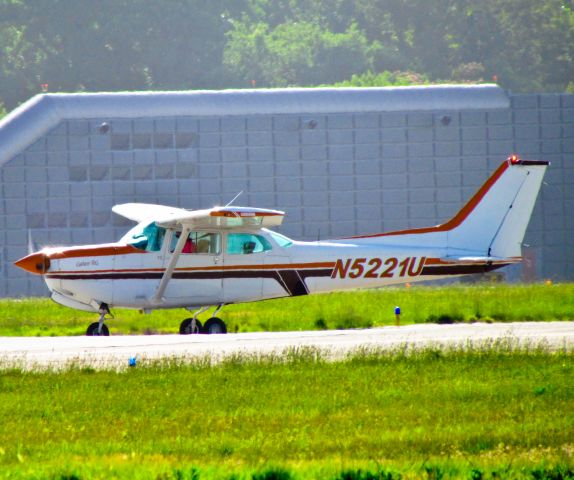 Cessna Cutlass RG (N5221U)