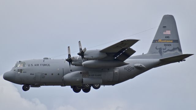 Lockheed C-130 Hercules (80-0324) - USAF Lockheed C-130H Hercules, assigned to the 120th Airlift Wing, on final for Runway 17R at Colorado Springs Airport